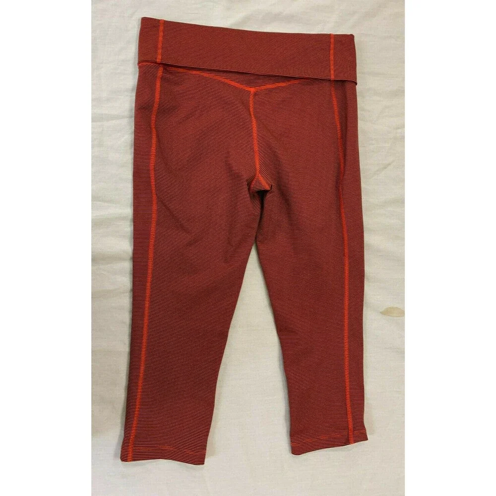 NIKE DRI FIT WOMENS ATHLETIC YOGA CAPRIS PANTS SIZE M